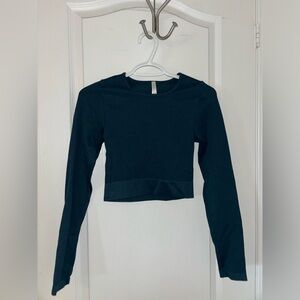 Aritzia Babaton Encounter Longsleeve - Green - Medium